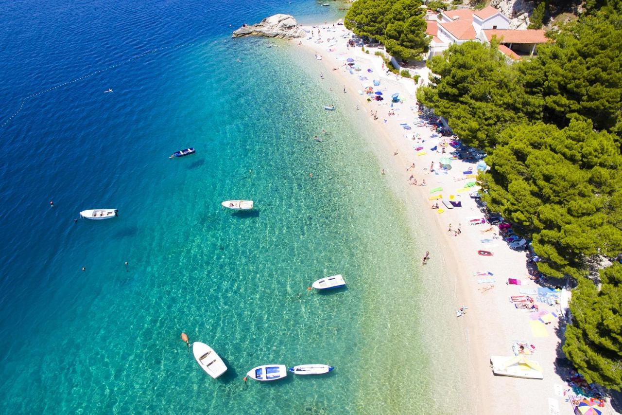 Apartments By The Sea Brela, Makarska - 11821 Dış mekan fotoğraf