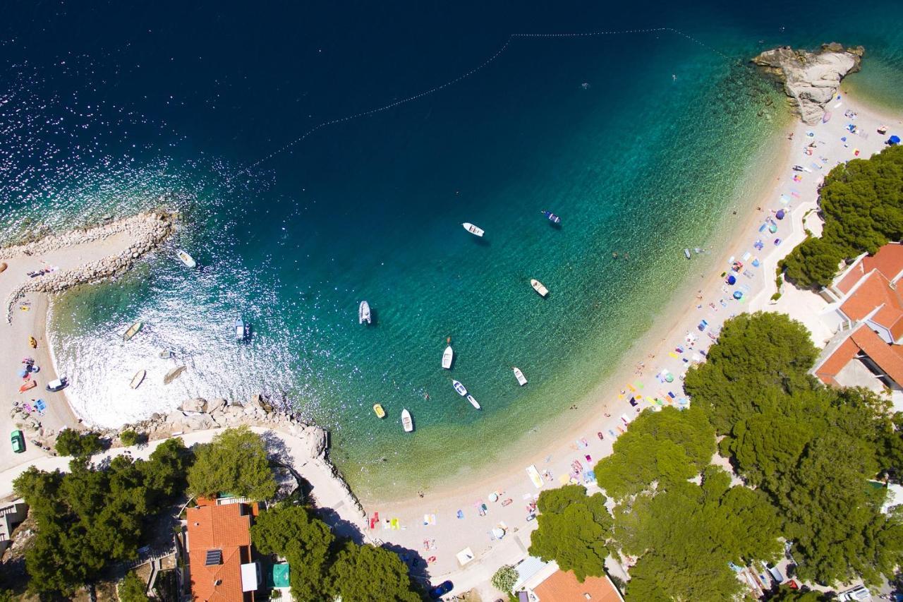 Apartments By The Sea Brela, Makarska - 11821 Dış mekan fotoğraf