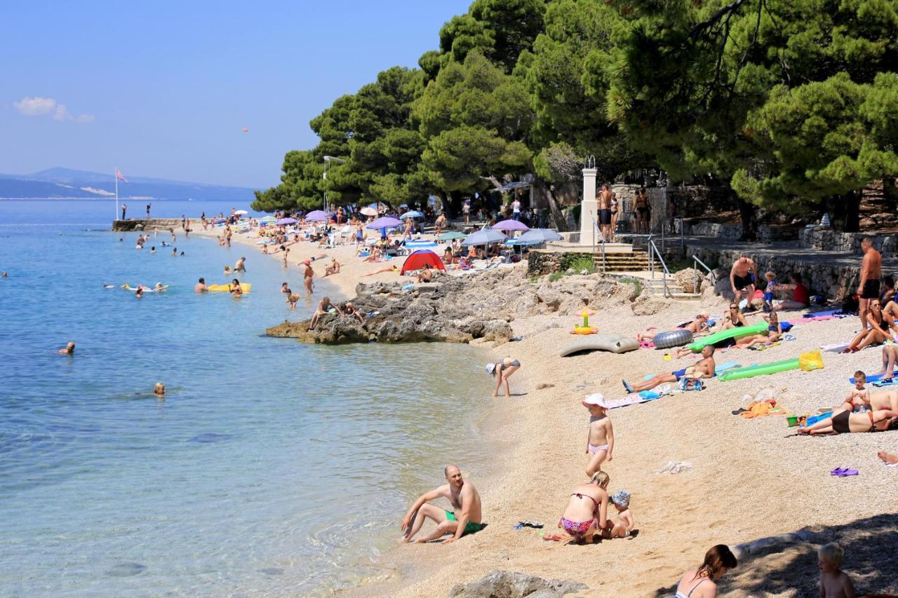 Apartments By The Sea Brela, Makarska - 11821 Dış mekan fotoğraf