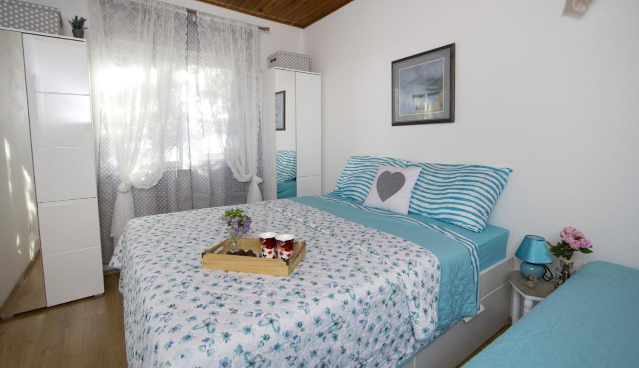 Apartments By The Sea Brela, Makarska - 11821 Dış mekan fotoğraf